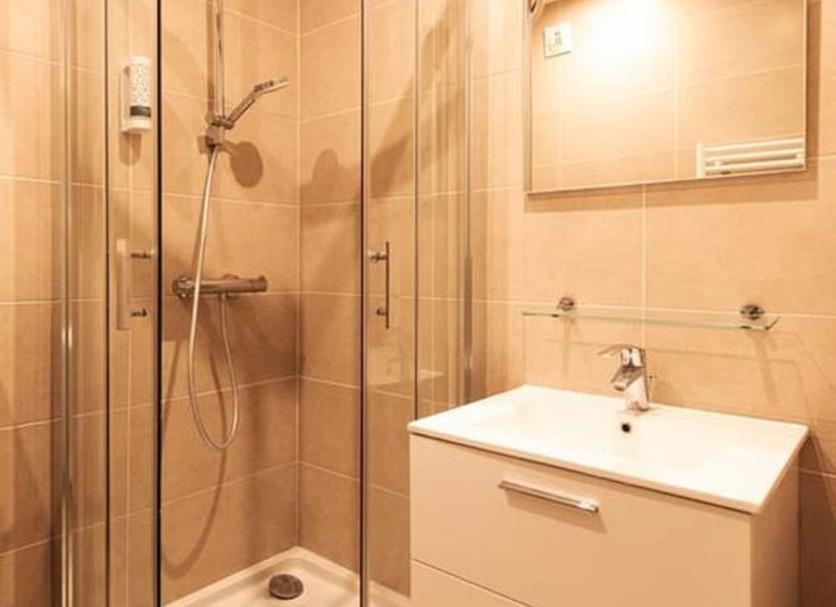 Le Theatre Hotel Suresnes Ngoại thất bức ảnh